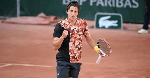 Александр Шевченко Франциядағы жарыста екі кездесуін сәтті өткізді