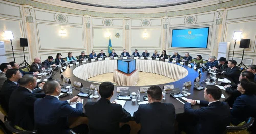 Алматыда жаңа Конституцияның мәні мен референдум алдындағы міндеттер талқыланды