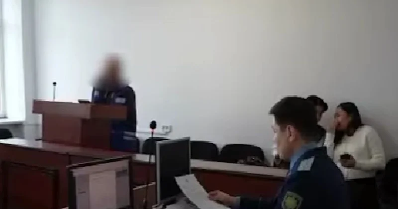 Атырауда банк картасын жалға берген азаматқа алғашқы үкім шықты