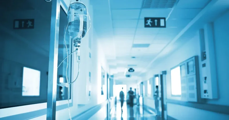 Мужчину ударило током в Акмолинской области: он находится в крайне тяжёлом состоянии