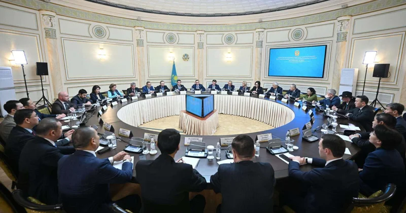 Ашимбаев: Референдум по Конституции это важный шаг к демократизации политической системы