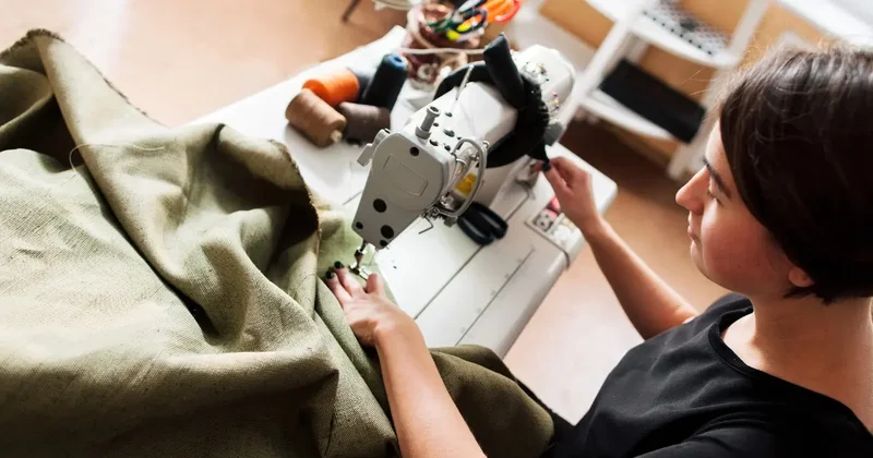 Диплом не гарант успеха: можно ли хорошо зарабатывать в Казахстане без высшего образования