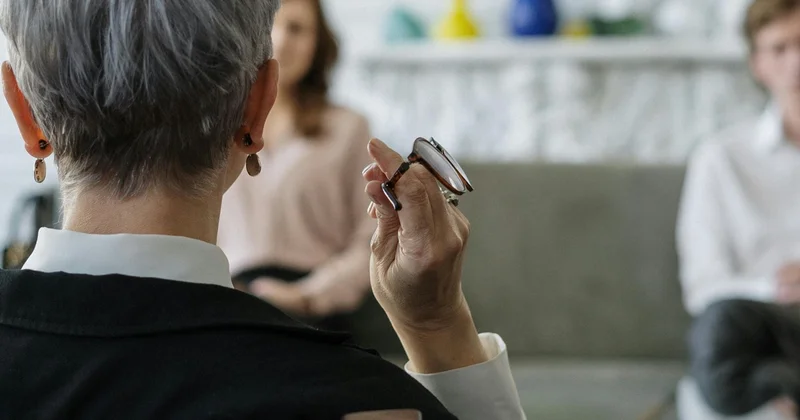 Ертеңнен бастап өзіңді коучпын деп айта салу мүмкін болмайды депутат