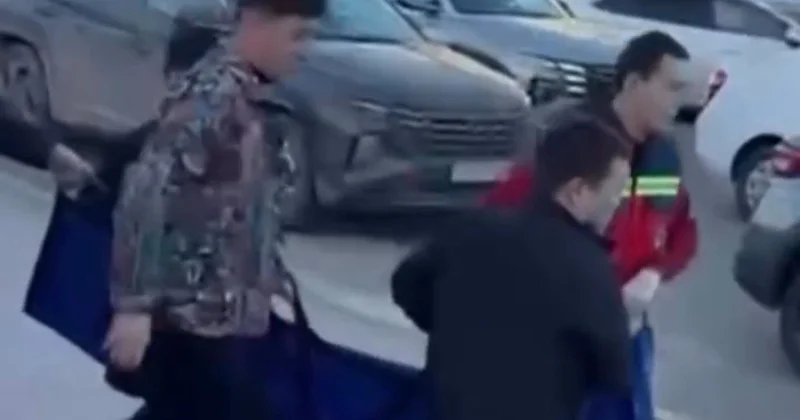 Атырауда жоғары сыныптың оқушысы қатарласын үшкір затпен жарақаттаған