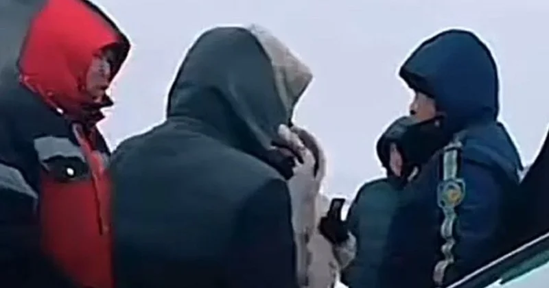 Машины не пускают, хотя дорога чистая : скандал произошел на трассе Караганда Астана