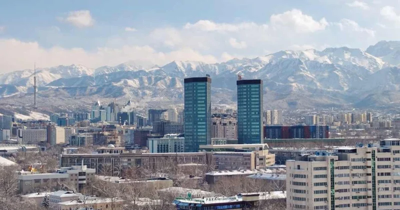 Погодные контрасты: когда потеплеет в Алматы