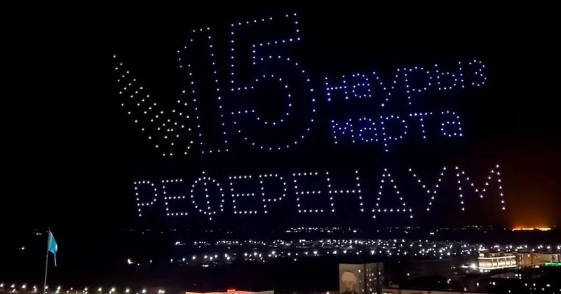 Дрон шоу в Конаеве: карта Казахстана, призыв к референдуму и поздравление с Наурызом