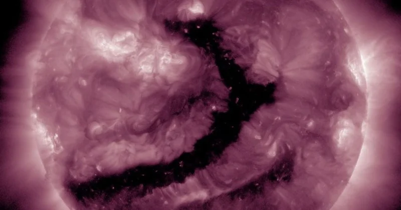 Затяжные магнитные бури обрушатся на Землю