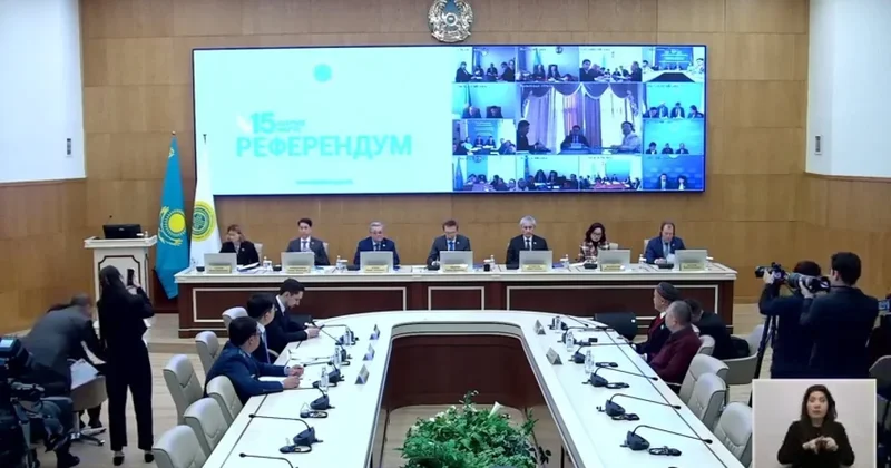 Сколько казахстанцев наказали за онлайн опросы о новой Конституции