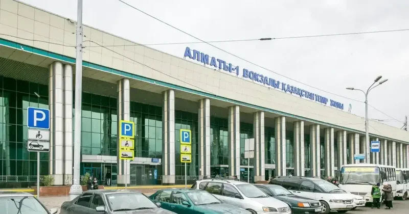 Бектенов раскритиковал темпы модернизации железнодорожных вокзалов