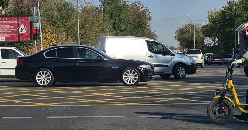 Астанада өрт кезінде ережені бұзған жүргізуші жауапкершілікке тартылды