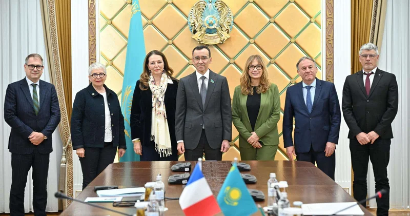 Спикер Сената встретился с главой парламентской делегации Франции