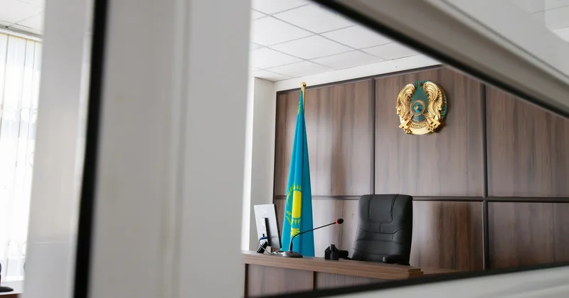 Мен байдың баласы емеспін : Жанәбілов сотта кінәсін жартылай мойындады