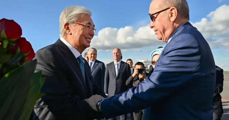 Тоқаев елімізге мемлекеттік сапармен келген Ердоғанды қарсы алды