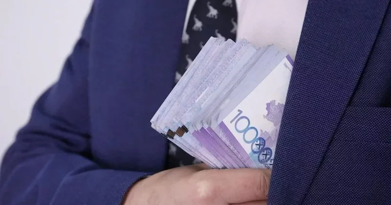 Депутат маслихата ВКО заплатит 100 млн тенге за взятку чиновнику