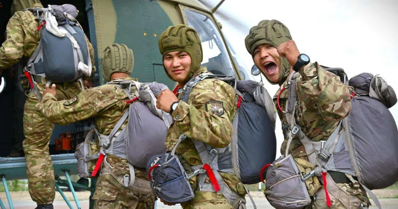 В Талдыкоргане более 400 военнослужащих прошли испытание небом