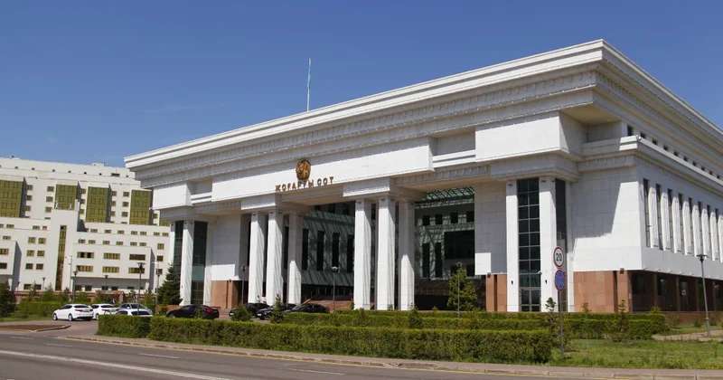 Число судебных процессов с участием присяжных вдвое сократилось в Казахстане