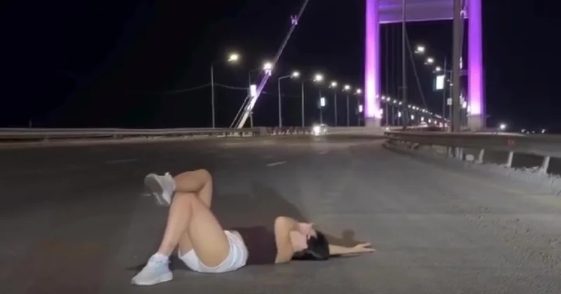 Фото үшін жолдың жүру бөлігіне жатты: Семейдегі түсірілім немен аяқталды