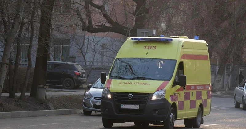 Астанчанин с барсеткой напал на карету скорой помощи и был арестован