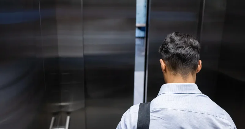 Рабочий погиб при обрушении лифта в одном из ЖК Астаны