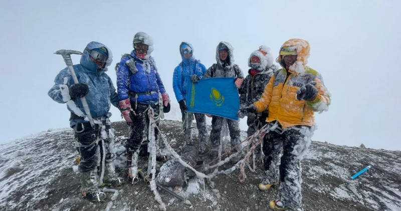 Қазақстанның Туы барлық құрлықта желбіреді: Ғалымжан Құспанов 7 жанартау жобасын түйіндеді