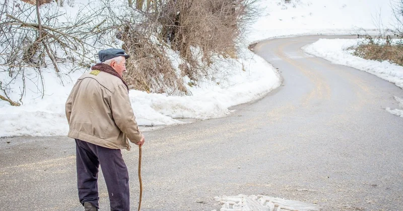 Пенсионер поехал к врачу и оказался за 1500 км от дома