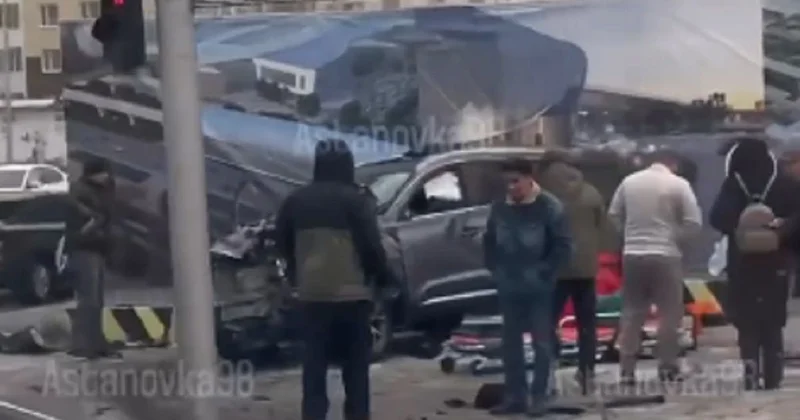 Смертельное ДТП в центре Астаны: водитель Chery столкнулся с фонарным столбом
