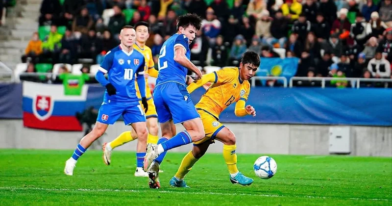 Сборная Казахстана по футболу проиграла лидеру группы в квалификации Евро 2027