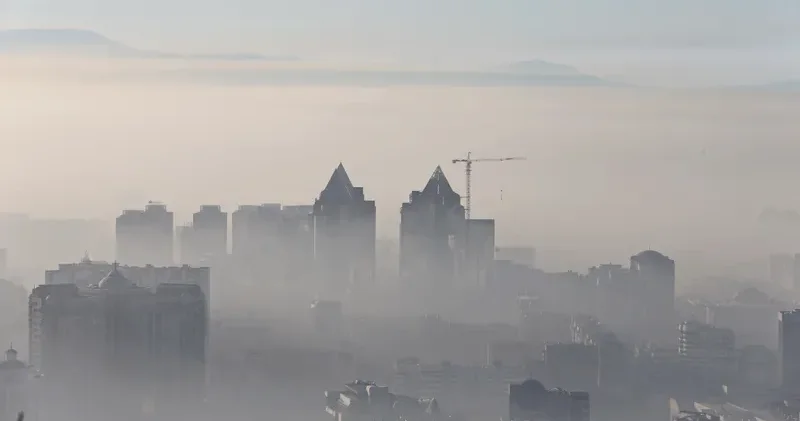 Қазақстанның қай қалаларында қолайсыз метеожағдай жарияланды және бұл нені білдіреді