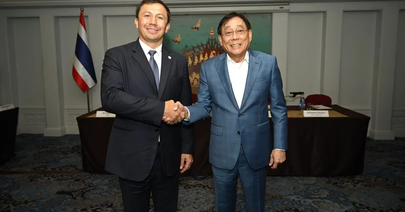 Геннадий Головкин провел встречу с главой Asian Boxing