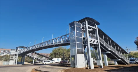 Десять пешеходных переходов модернизируют до конца года в Бостандыкском районе