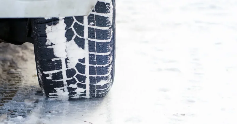 Массовое ДТП в Акмолинской области: один погиб, двое ранены