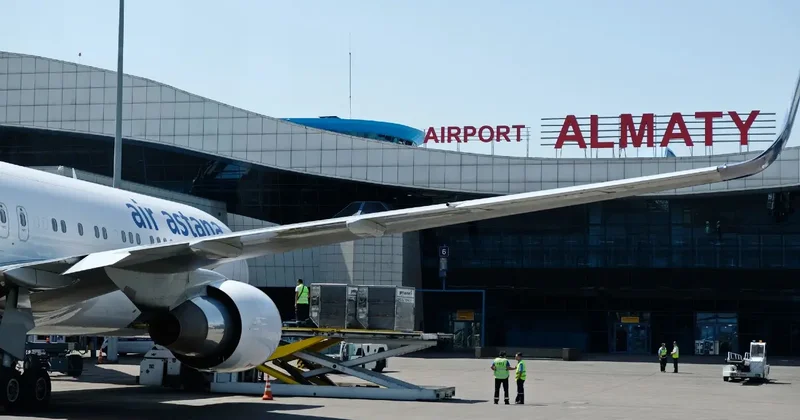 В аэропорту Алматы начали реконструкцию главного входа