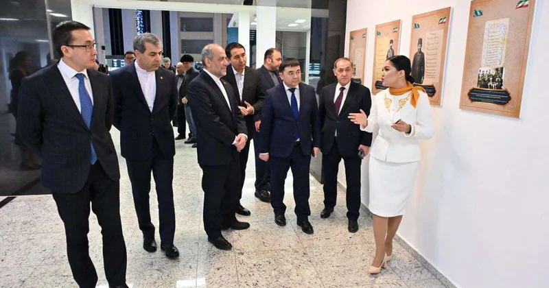 В Астане представили раритеты из Ирана