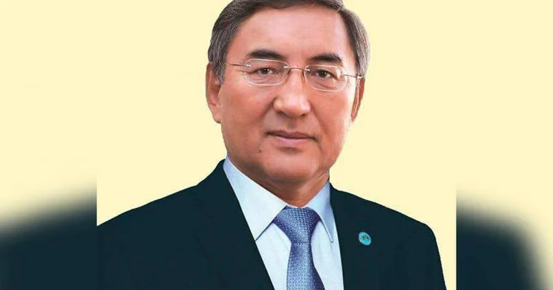 Заманмен үндес сұхбат