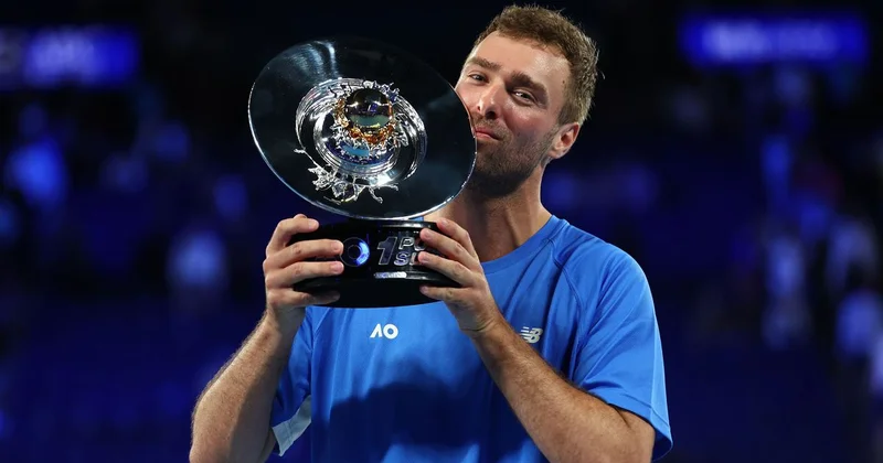 Теннисист любитель выиграл турнир на миллион долларов с участием Бублика и Рыбакиной