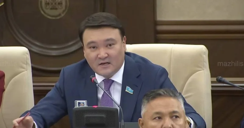 Атақ дәрежені сатып алуға болады : депутат марапаттар нарығы жайлы айтты