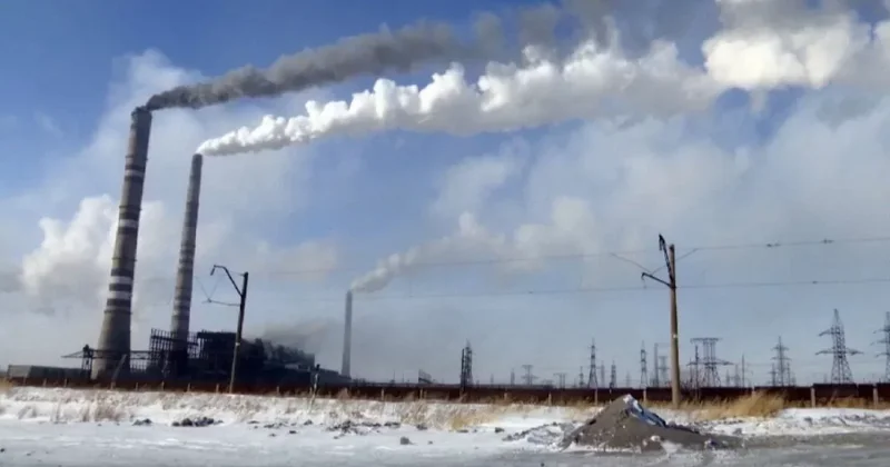 Без отопления в 30 градусные морозы: в Темиртау прорвало теплотрассу