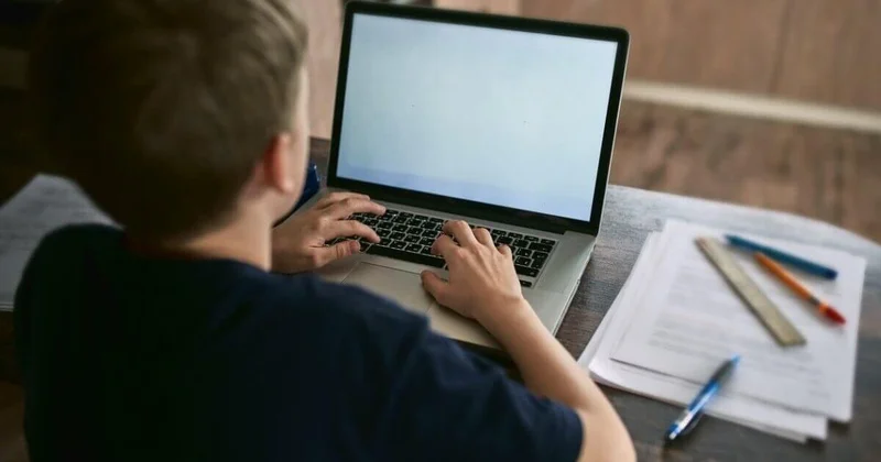 Школьники будут учиться дистанционно в Костанайской области