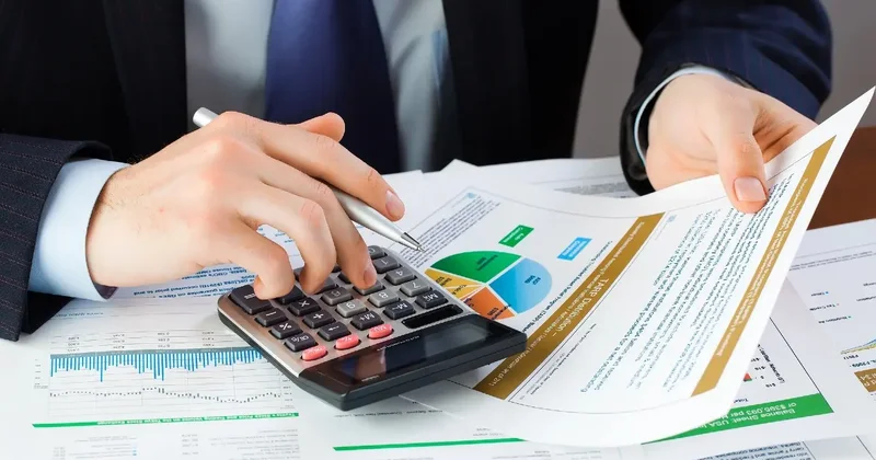 Одна из дочек Народного банка отказывается от управления пенсионными накоплениями. Есть ли риск для вкладчиков