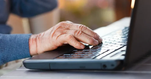 81 летняя пенсионерка стала звездой стриминга в Minecraft