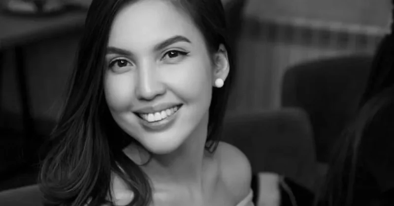 Мемориальную доску Салтанат Нукеновой убрали из пантеона после критики активиста