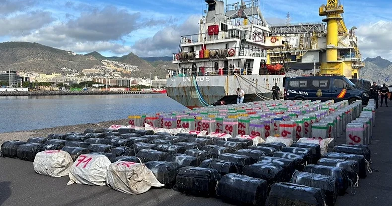 Испания полициясы теңіздегі ең ірі кокаин партиясын тәркіледі