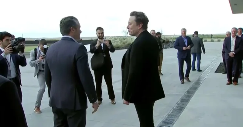 Илон Маск Иранға интернетті тегін беріп жатыр