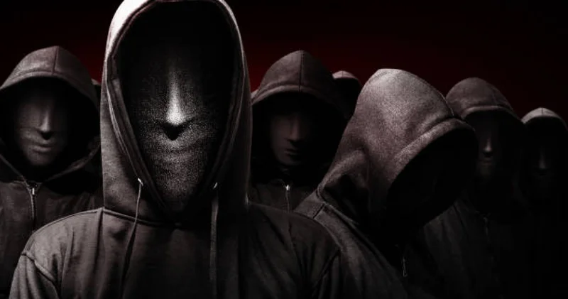 Алматыда интернет арқылы есірткі таратқан қылмыстық топтың 11 адамы ұсталды