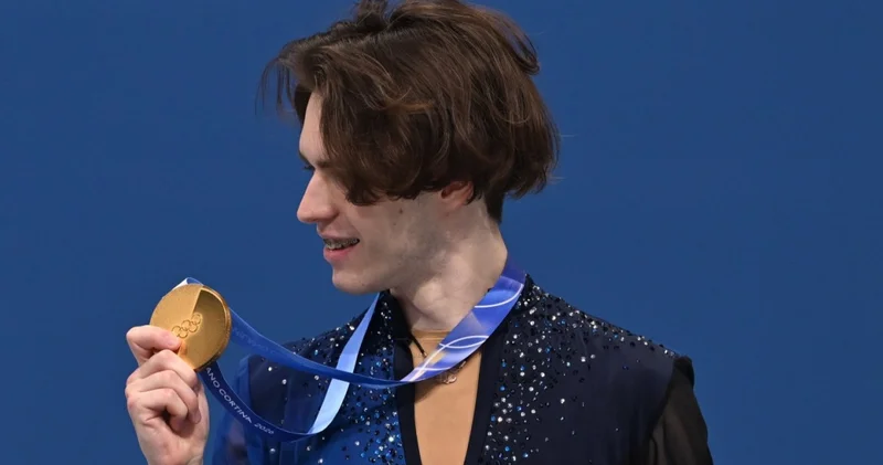 Біз 32 жыл бойы күткен алтын медаль : мәнерлеп сырғанаушы Михаил Шайдоров тарихи жеңіске қол жеткізді