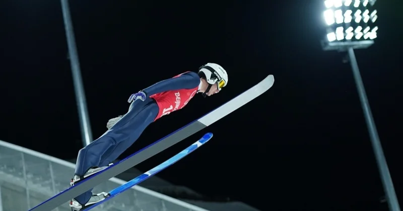 Шаңғымен тұғырдан секіру: Илья Мизерных финалға бірінші болып жолдама алды