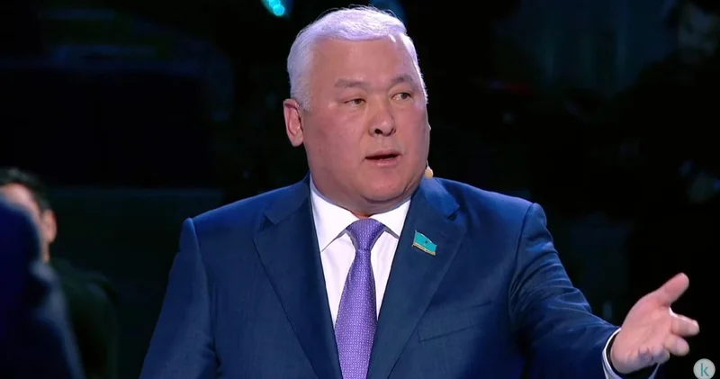 Депутат Мұрат Әбенов Жаңа Конституцияда екінші әйел насихатына нақты тосқауыл қойылғанын айтты