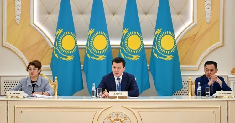 Мемлекеттік кеңесші ішкі саясат мәселелері жөнінде кезекті республикалық кеңес өткізді