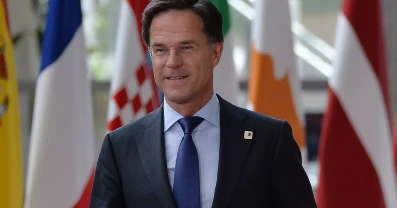 АҚШ биыл Украинаға 15 млрд долларға қару жарақ жеткізеді Рютте